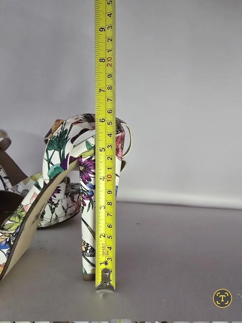 Delicious White Floral Platform Block Sandals with Ankke Strap, Size 7 1/2